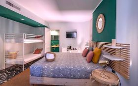 Mahamo Suites